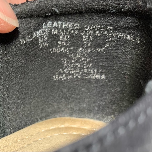 Thom McAn women’s Flossie Black Block Hell Buckle Slip-On size 7W - Picture 11 of 11